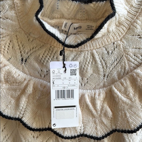 NWT Chic White Knit Sweater with Black Trim - Picture 3 of 5